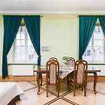 Apartamenty W Palacu Pod Baranami
